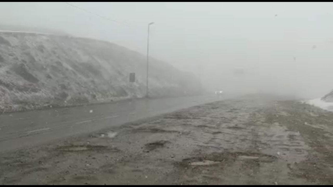 جاده‌های کوهستانی مازندران برفی و لغزنده