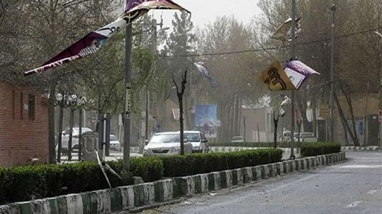وزش باد شدید و گرد و غبار، البرز را به حالت آماده باش درآورد
