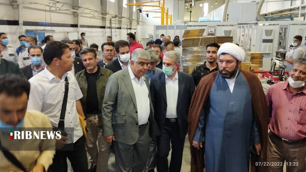 بازدید کارخانه ساوه ای توسط وزیر صمت