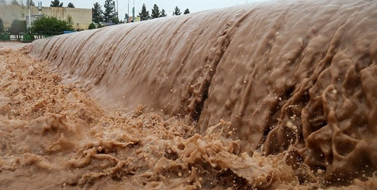 جاری شدن سیل در محورکوشک –سبزدشت بافق