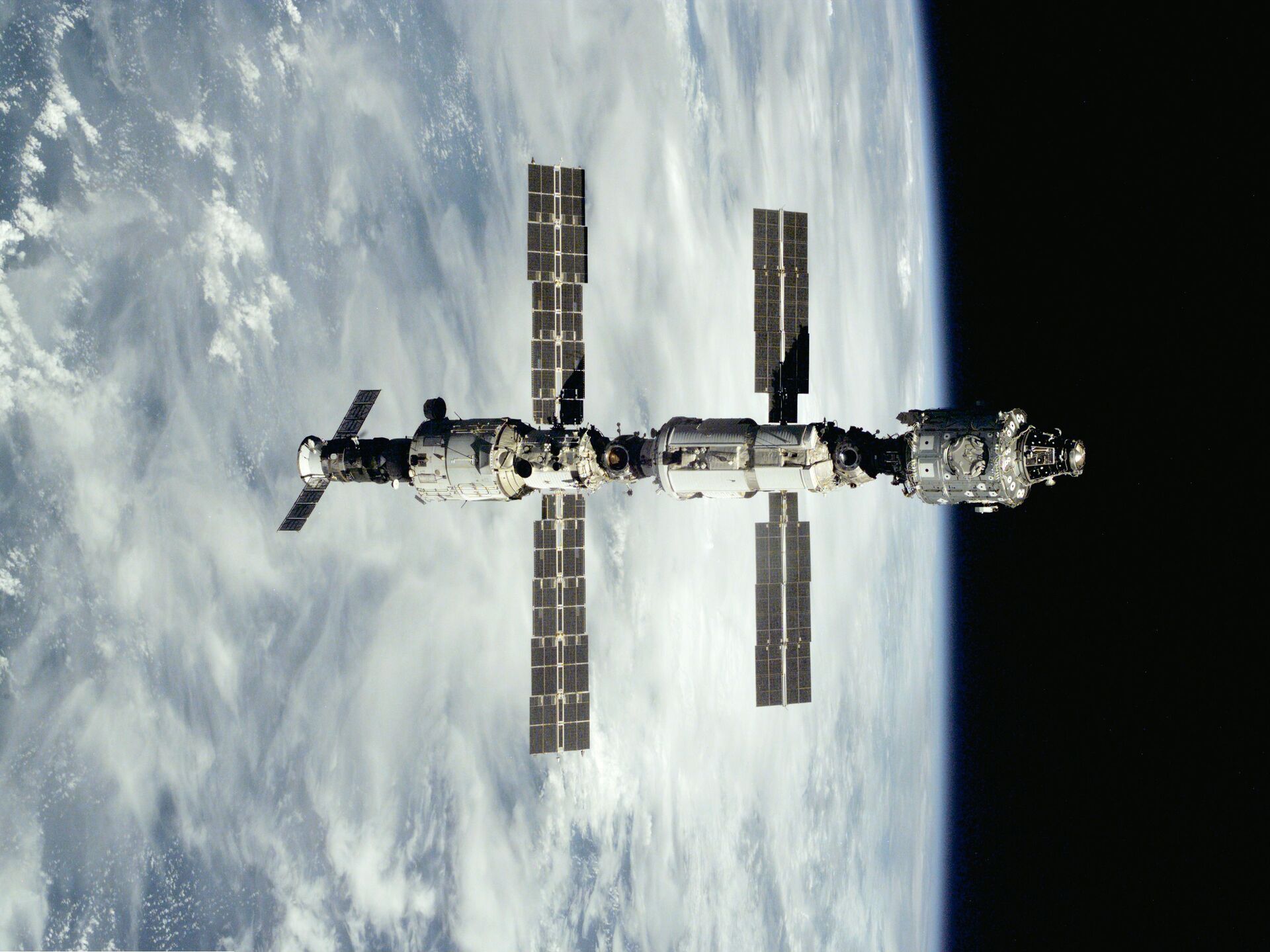 جراحی در فضا با ارسال ربات به ایستگاه فضایی بین المللی