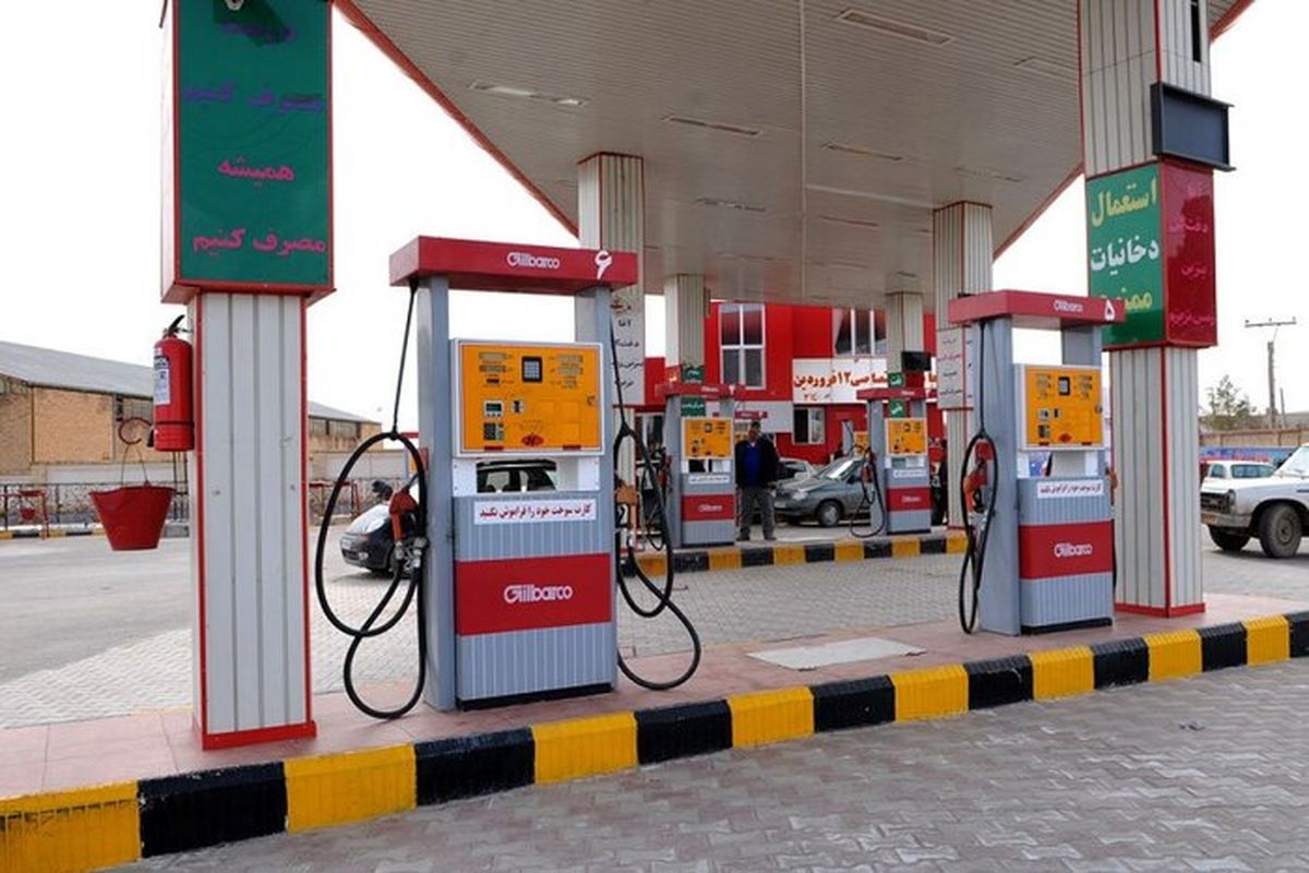 ۸۰۰ خودروی حمل سوخت فعال در پخش‌فرآورده‌های نفتی استان